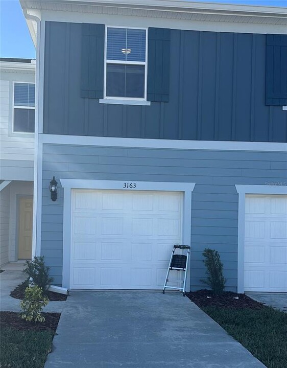 3163 Emerald Acrs Ln in Sanford, FL - Building Photo