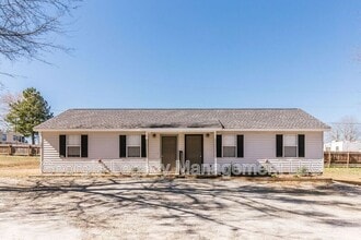 1702 Faulkner Dr in Commerce, GA - Building Photo - Building Photo