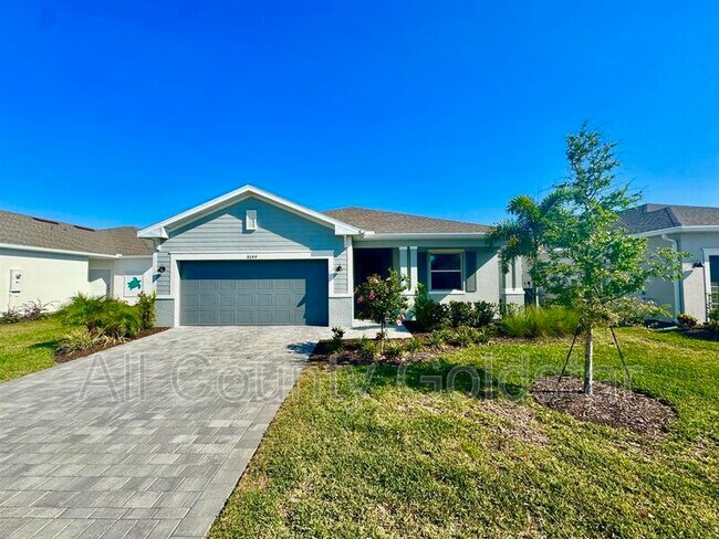 8644 St Kitts Cir in Englewood, FL - Building Photo - Building Photo