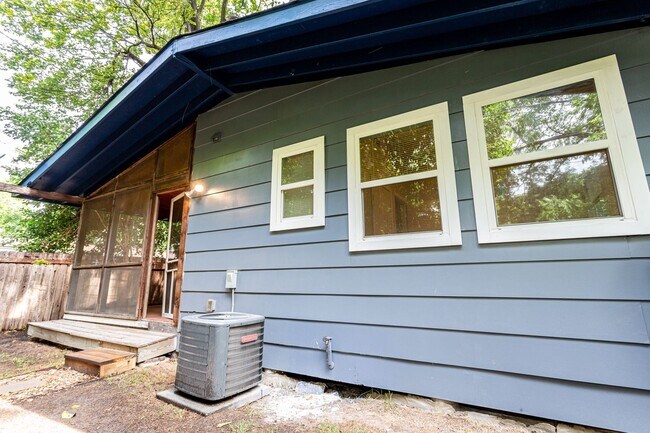 1909 Morrow St in Austin, TX - Building Photo - Building Photo