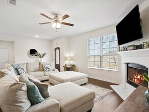 173 Mdw Vis Dr in Rhome, TX - Building Photo - Building Photo