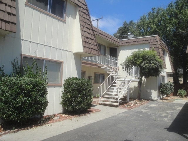 property at 211 W Orange St