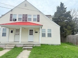 3-5 W 9th St in Seaford, DE - Building Photo