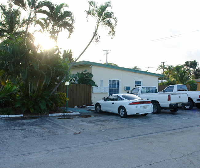 1100 NE 12th Ave in Fort Lauderdale, FL - Building Photo - Building Photo