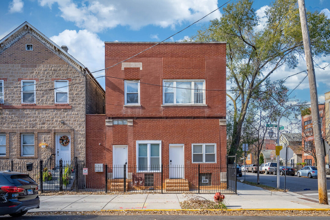 2228 S Wood St in Chicago, IL - Building Photo