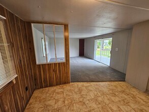 28775 SE Eagle Creek Rd in Estacada, OR - Building Photo - Building Photo