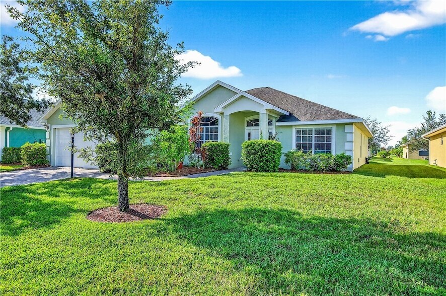 520 N Valencia Cir SW in Vero Beach, FL - Building Photo