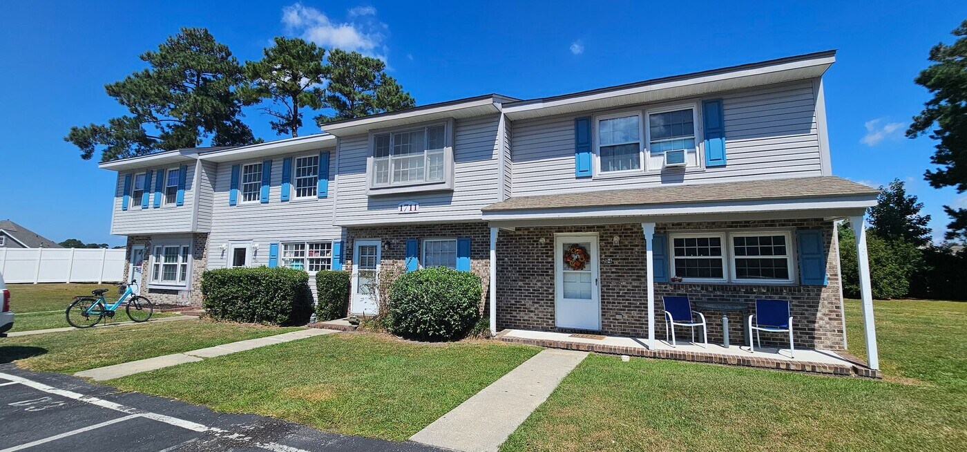 1711 Fawn Vista Dr N in Surfside Beach, SC - Foto de edificio