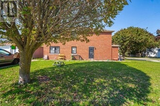 21 Beverley St. in Waterloo, ON - Building Photo - Building Photo