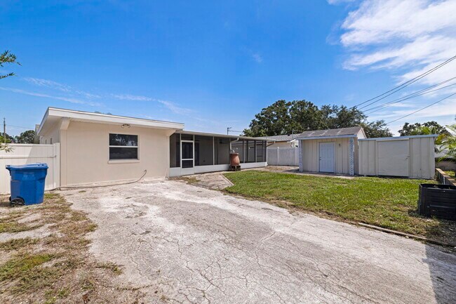 934 41st Ave NE in St. Petersburg, FL - Building Photo - Building Photo