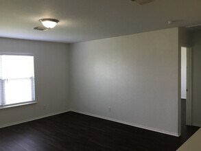 6410 Flatstone Pass in Converse, TX - Building Photo - Building Photo