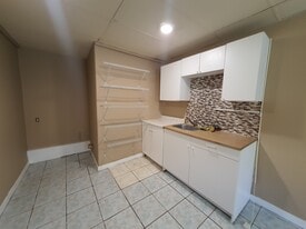 2647 Independence Ave, Unit 2 in Huntington Park, CA - Building Photo