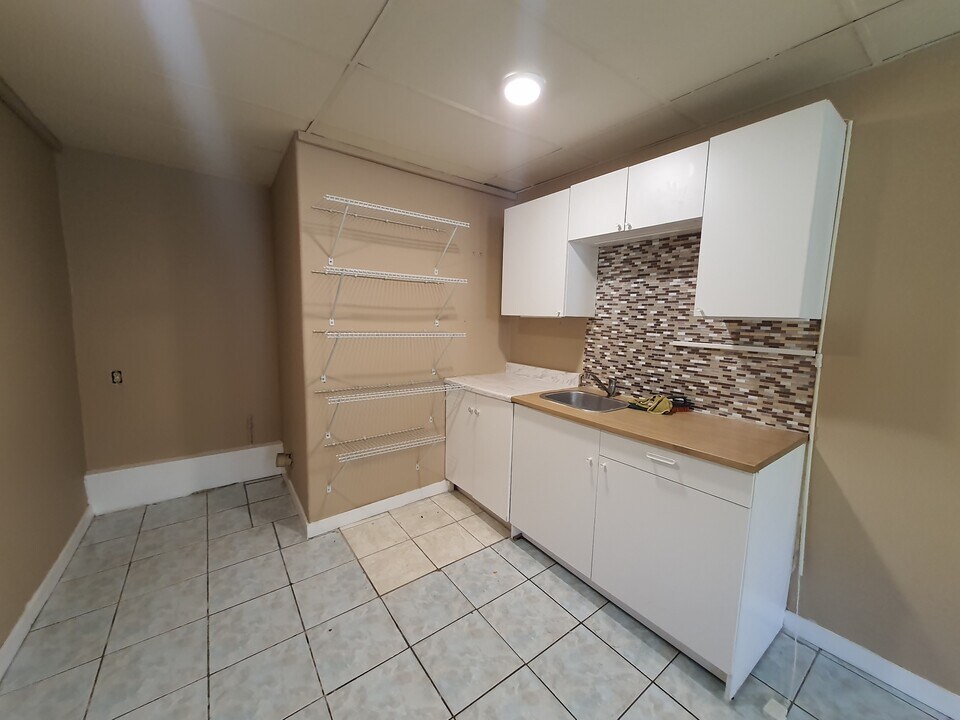 2647 Independence Ave, Unit 2 in Huntington Park, CA - Building Photo