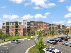 10755 Fairgrounds Dr in Fairfax, VA - Building Photo