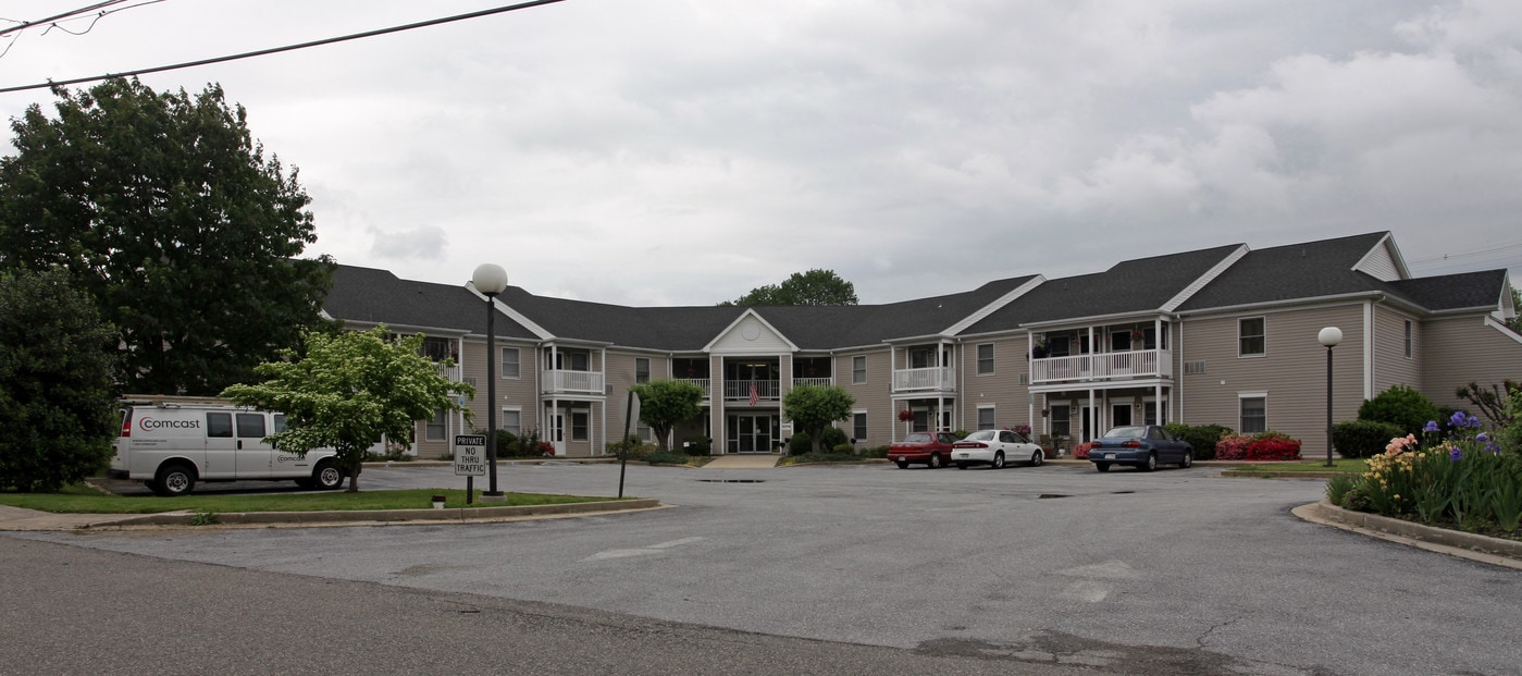 Moser Manor Apartments in Thurmont, MD - Building Photo