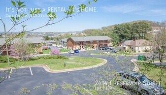 2494 Reservoir St in Harrisonburg, VA - Building Photo