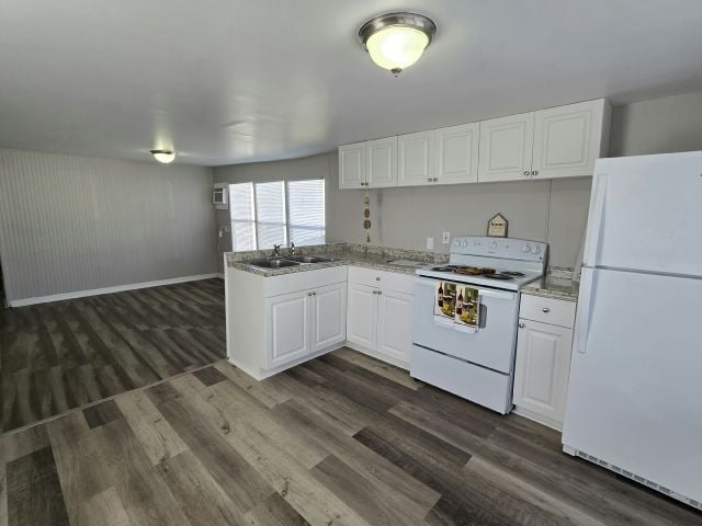 4943 E Hillsborough Ave in Tampa, FL - Building Photo - Building Photo