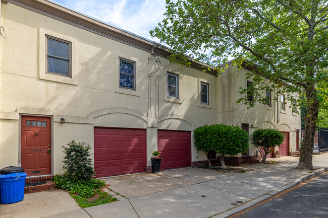 Grays Court Condominiums in Philadelphia, PA - Building Photo - Building Photo