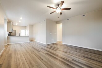 9476 Yampa Ct in Commerce City, CO - Foto de edificio - Building Photo