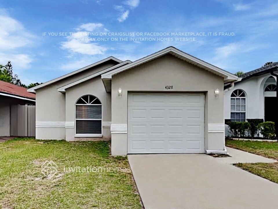 4328 Longshore Dr in Land O Lakes, FL - Building Photo