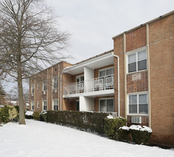 Hampshire House in Cedarhurst, NY - Building Photo - Building Photo