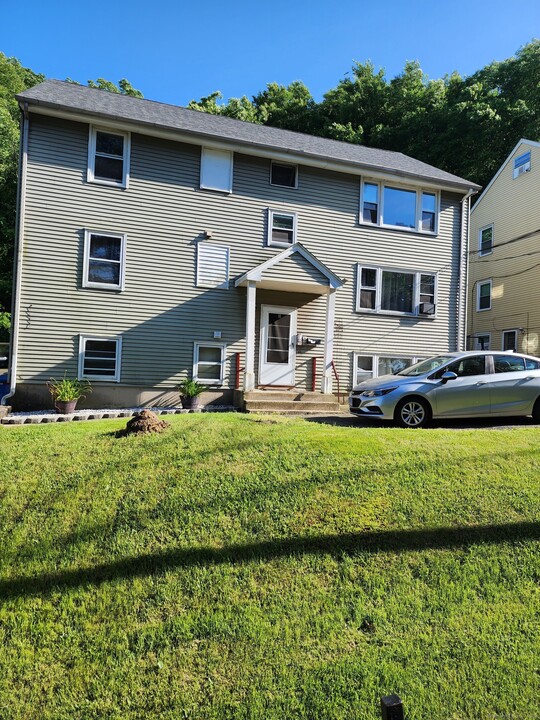 17 Sunrise Terrace-Unit -2nd Floor in Bristol, CT - Building Photo