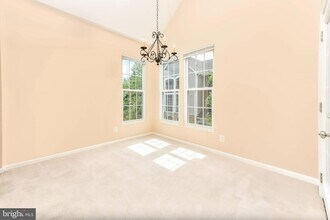 46588 Drysdale Terrace, Unit 302 in Sterling, VA - Foto de edificio - Building Photo