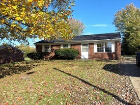 310 Diecks Dr in Elizabethtown, KY - Building Photo