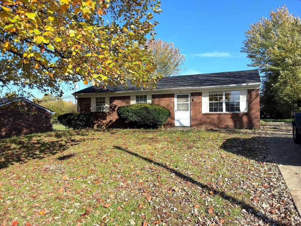 310 Diecks Dr in Elizabethtown, KY - Building Photo
