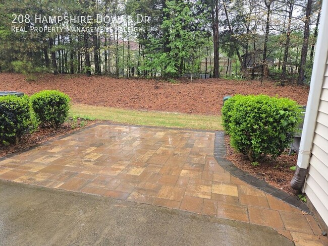 208 Hampshire Downs Dr in Morrisville, NC - Building Photo - Building Photo