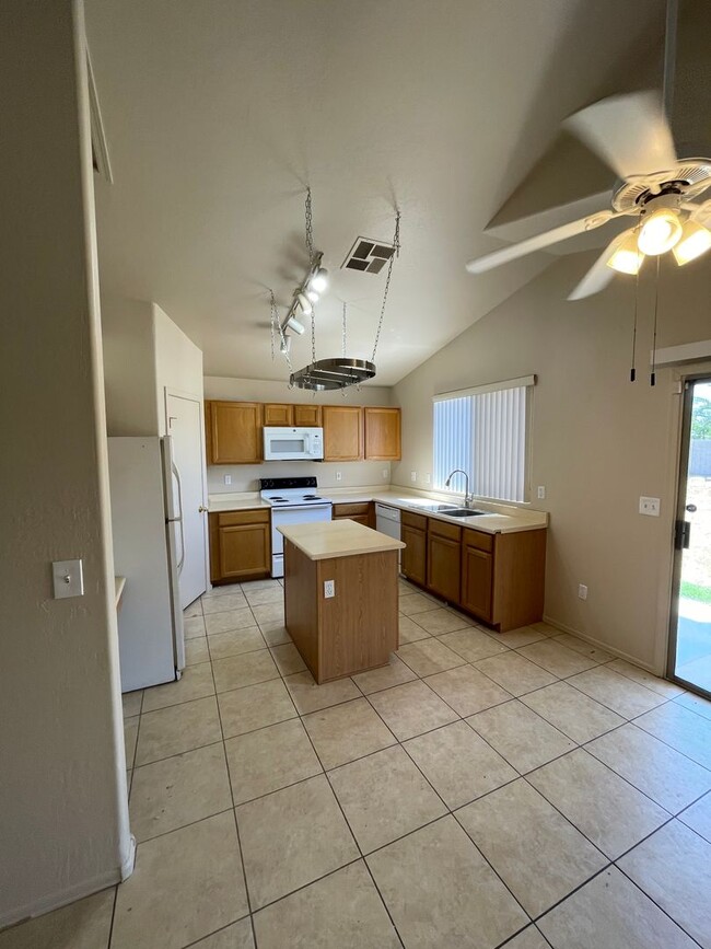 5311 N 104th Dr in Glendale, AZ - Building Photo - Building Photo