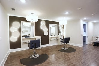 Overture Cotswold 55+ Active Adult Apartment Homes in Charlotte, NC - Foto de edificio - Building Photo