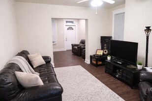 1515 Summit St in Columbus, OH - Building Photo