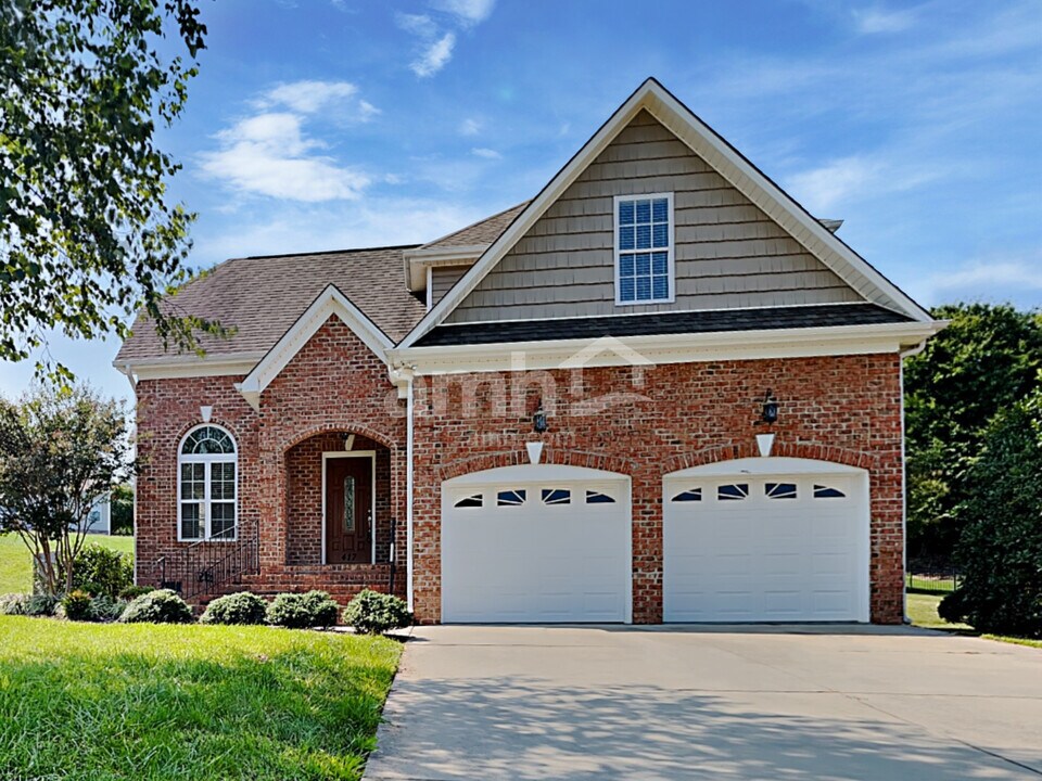 417 Quick Silver Dr in Winston-Salem, NC - Building Photo