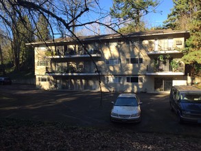 Burlingame Apartments in Portland, OR - Building Photo - Building Photo