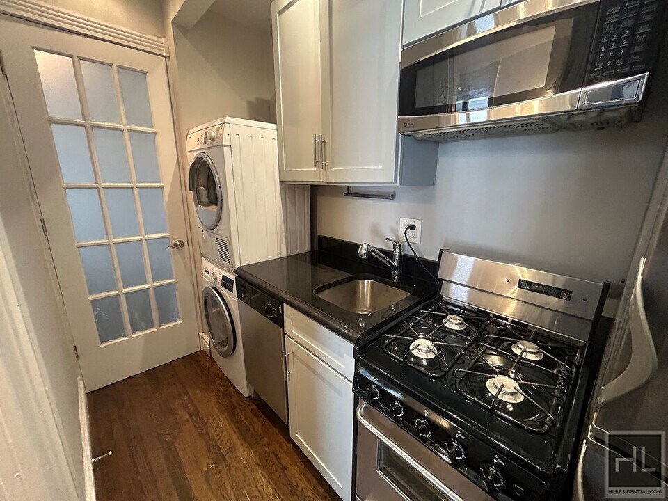 East 13th Street in New York, NY - Building Photo