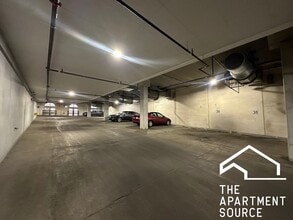 1324 W Morse Ave, Unit 609 in Chicago, IL - Foto de edificio - Building Photo