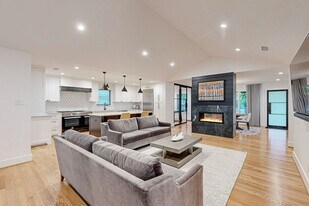 4423 Springside Ln in Dallas, TX - Building Photo