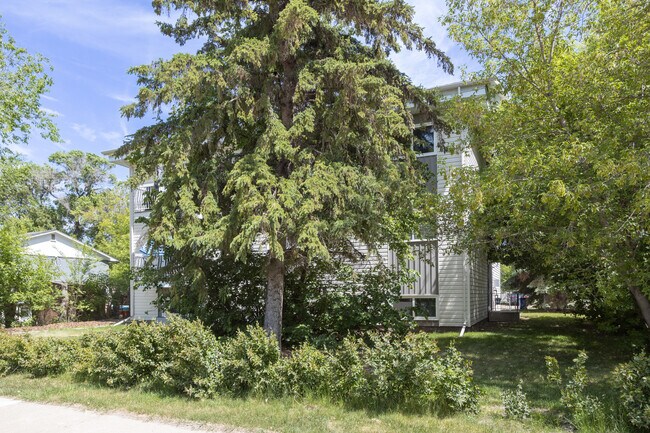 5819 57 Av in Red Deer, AB - Building Photo - Building Photo