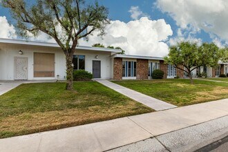 13066 N 100th Dr in Sun City, AZ - Building Photo - Building Photo