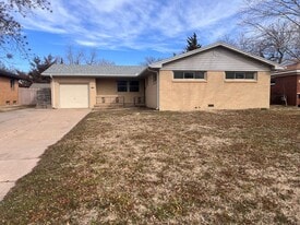 2430 W Manhattan Dr in Wichita, KS - Building Photo