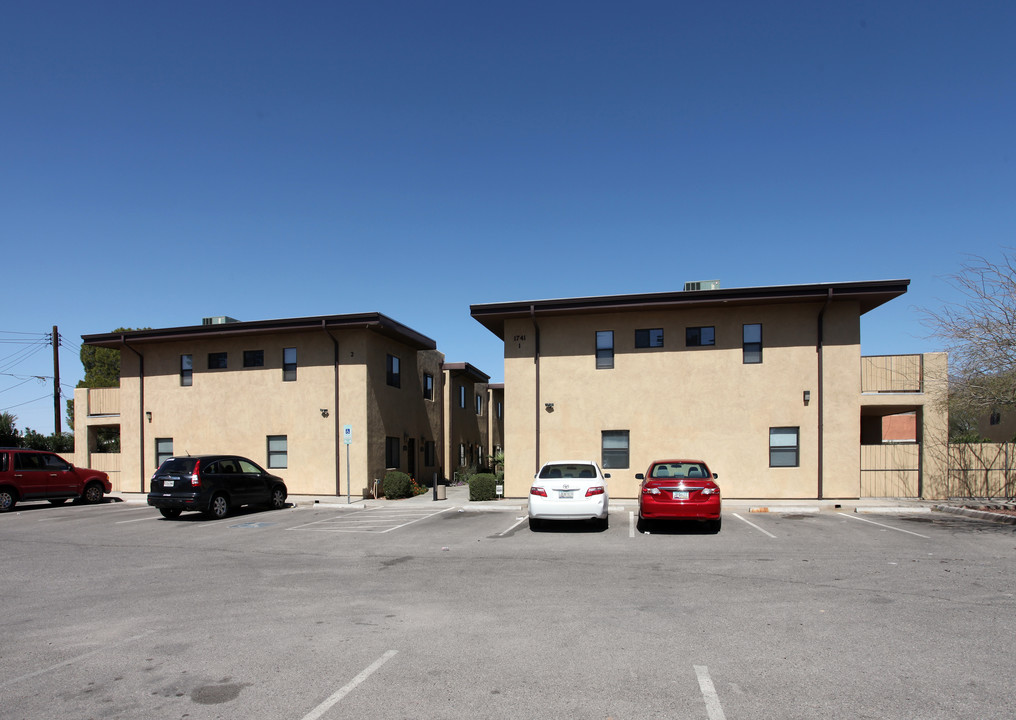 1741 E Hedrick Dr in Tucson, AZ - Building Photo