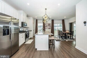 324 Pemberton Park Ln in Frederick, MD - Building Photo - Building Photo