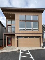 12903 SE Ridgecrest Rd in Happy Valley, OR - Building Photo