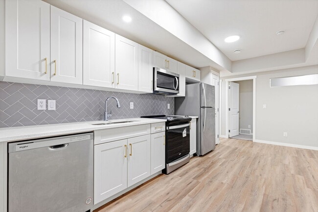 110 Magnolia Vw SE in Calgary, AB - Building Photo - Building Photo