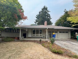 201 NE 126th Ave in Portland, OR - Building Photo