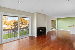 707 Fathom Dr in San Mateo, CA - Building Photo - Building Photo