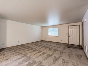 9626 51st Ave NE in Marysville, WA - Foto de edificio - Building Photo