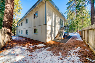 1951 13th St in South Lake Tahoe, CA - Building Photo - Building Photo