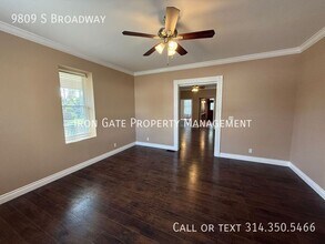 9809 S Broadway in St. Louis, MO - Building Photo - Building Photo